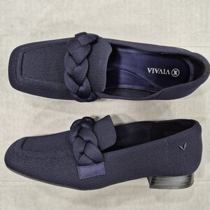 Vivaia Caitlin 2.0 loafers women's size 40 US 9 navy blue knit braid detail